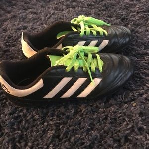 Adidas soccer/baseball cleats